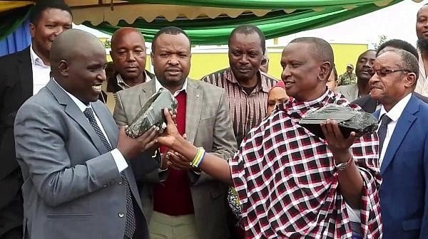 Tanzanya'daki madenci tekrar milyonları aldı Tanzanya'daki madenci tekrar milyonları aldı